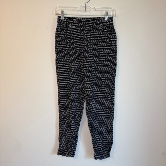 H&M Pants - H&M Navy White Geometric Print Pull-On Tapered Pants Size 2 Pockets